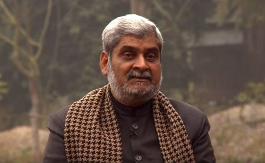 कोरोना संक्रमितको उपचार गर्न कुनै पनि मुलुकबाट स्वास्थ्यकर्मी नल्याउनेः मन्त्री त्रिपाठी