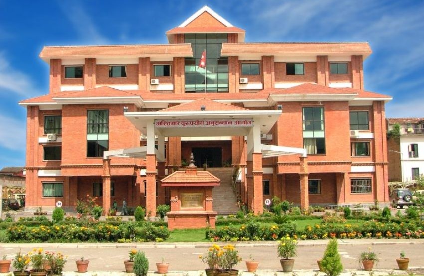 ललितपुरको गोदावरी नगरपालिकामा अख्तियारको छापा, दुई कर्मचारी अख्तियारको नियन्त्रणमा