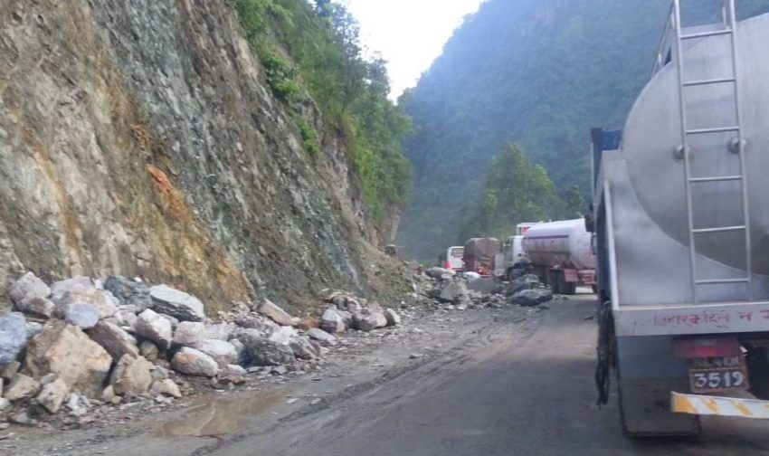 नारायणगढ–मुग्लिन सडकखण्ड अवरुद्ध