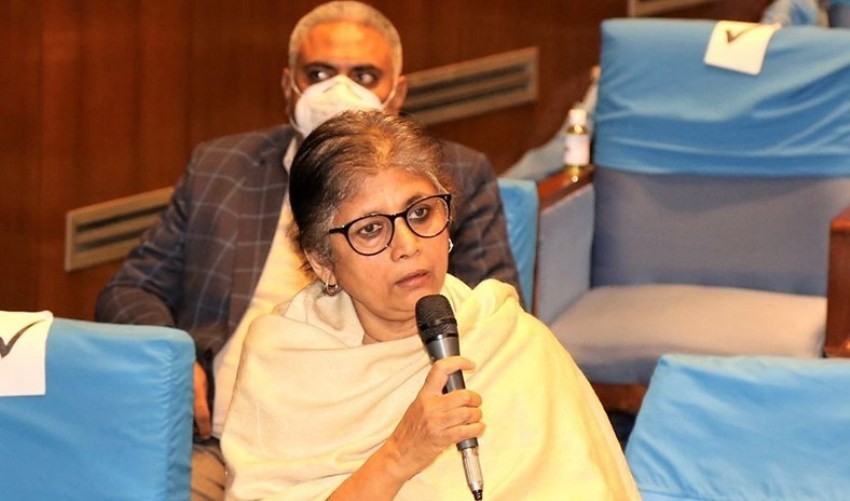 सरिता गिरी सांसद र पार्टी सदस्य दुवै नरहने गरी कारवाही