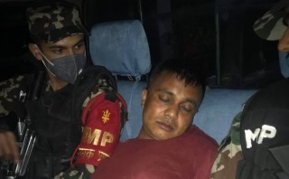 सेनाको मेजर हुँ भनेर धम्क्याउँदै हिँड्ने विष्ट चापागाउँ प्रहरीको फन्दामा