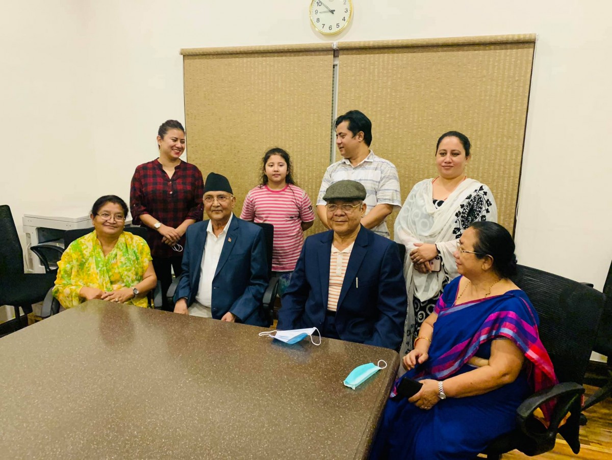 गौतम निवास भैँसेपाटीमा ओलीले विताए दुईघण्टा