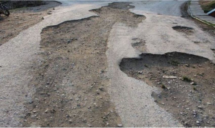 सडकको खाल्डाखुल्डीले दुर्घटना जोखिम बढ्दो