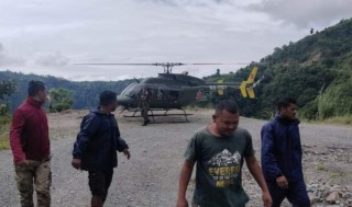 भट्टेडाँडा पहिरो  : ४ जना घाईतेलाई हेलिकोप्टरबाट उद्धार