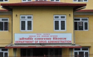 थप ६ कम्पनीका स्यानिटाइजर बिक्रीमा प्रतिबन्ध