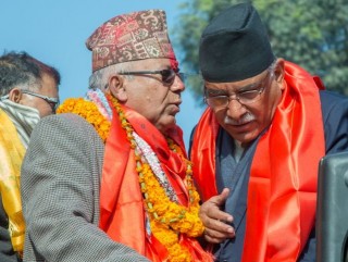 अध्यादेशले अप्ठ्यारोमा प्रधानमन्त्री ओली, नेताहरू रुष्ट, भोलि के होला ?