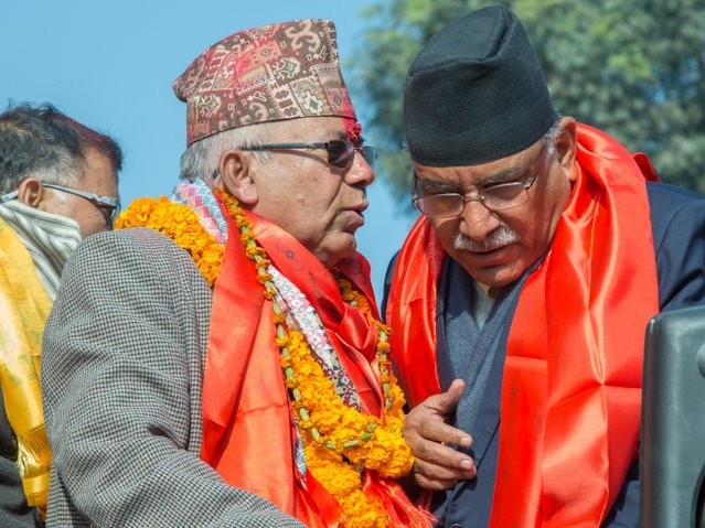 अध्यादेशले अप्ठ्यारोमा प्रधानमन्त्री ओली, नेताहरू रुष्ट, भोलि के होला ?