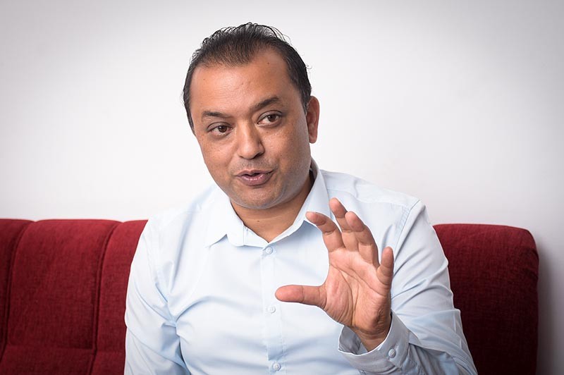 गगनले भने, ओली देशलाई बन्धक बनाउने, निर्वाचन आयोग सहयोग गर्ने