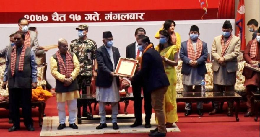 उत्कृष्ट युवा पत्रकारिता पुरस्कार दिपक अर्याललाई