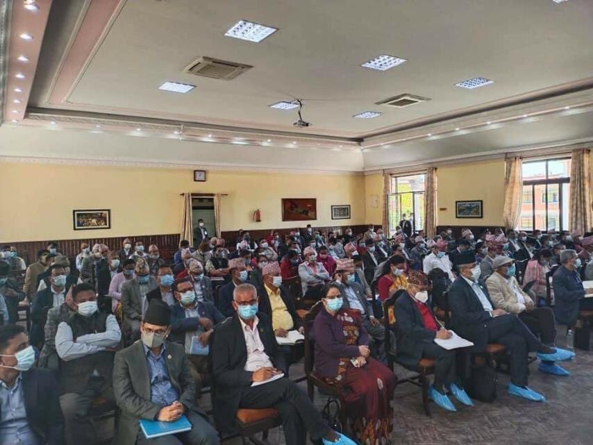 एमाले फुट उन्मुख, ओलीले गरे एकलौटी स्थायी समिती बिस्तार