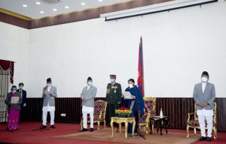 गण्डकी र सुदुरपश्चिमका नयाँ प्रदेश प्रमुखले लिए शपथ