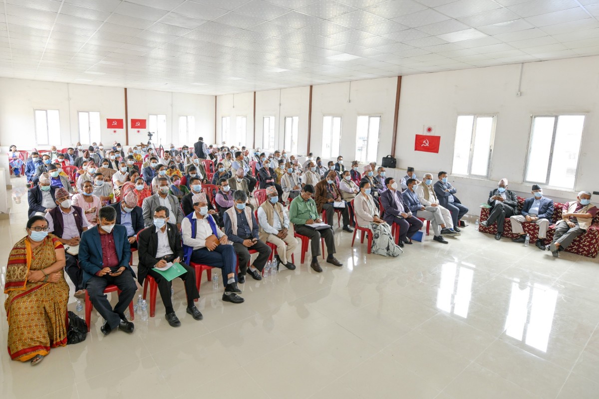 माधव नेपाललाई एमालेको दोस्रो अध्यक्ष बनाउने ओलीको घोषणा