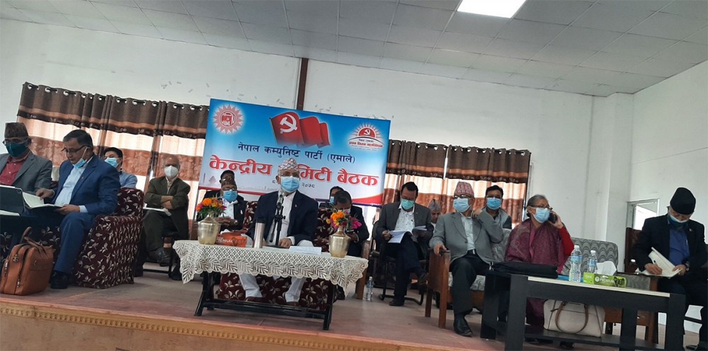 १० समुहले अध्ययन गर्दैछ एमाले अध्यक्ष ओलीको विधान संशोधन प्रस्ताव