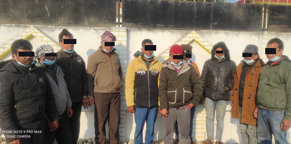 बर्दियाबाट १० जुवाडे नगदसहित पक्राउ