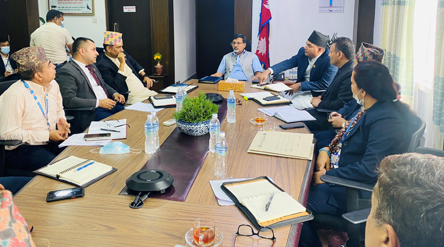 किसानलाई उन्नत जातको बिउ दिएर धानको उत्पादन तीन गुणा वृद्धि गर्न अर्थमन्त्रीको निर्देशन