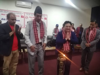 सरकारी कर्मचारीले सेवाग्राहीलाई दिनुपर्ने समयको ख्याल गरौंः उर्जामन्त्री भुसाल