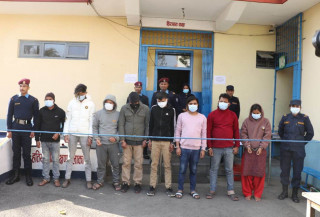 ‘नेपाली गल्स’ मोबाइल बैंकिङ एप ह्याक गरी चोरी गर्ने गिरोहका ८ जना पक्राउ