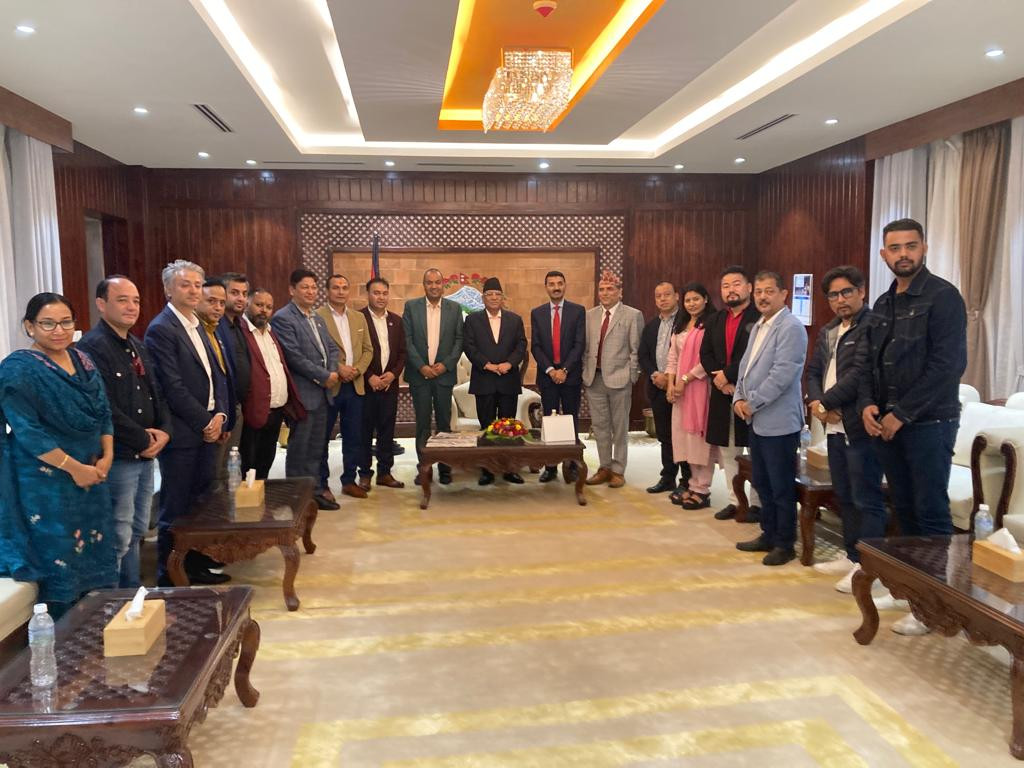 नवनिर्वाचित एनआरएनए अध्यक्ष आरके शर्मा नेतृत्वको कार्यसमितिले भेट्यो प्रधानमन्त्री प्रचण्डलाई,सहकार्य गरेर अगाडि बढ्ने प्रधानमन्त्रीको आश्वासन